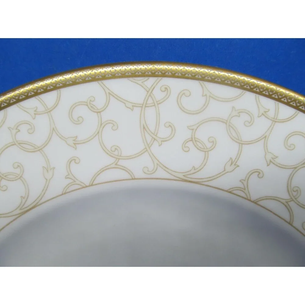 Wedgwood Celestial Gold Bone China 10 3/4
